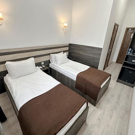 Infinity Plaza Block 1 Hotel Atyrau Luaran gambar