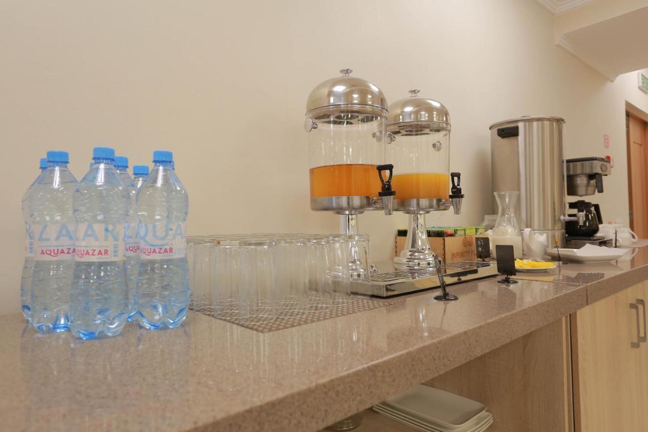 Infinity Plaza Block 1 Hotel Atyrau Luaran gambar