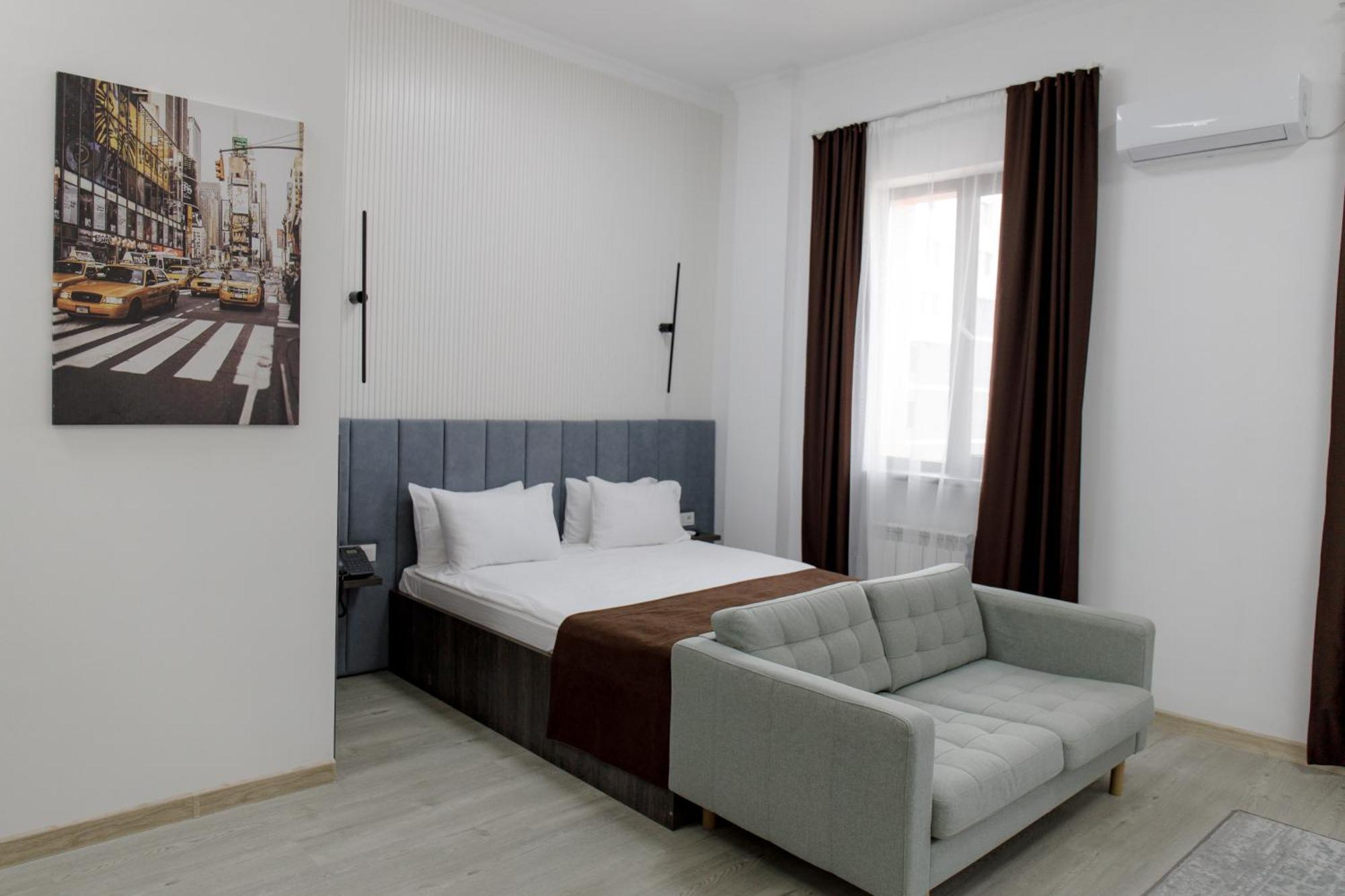 Infinity Plaza Block 1 Hotel Atyrau Luaran gambar