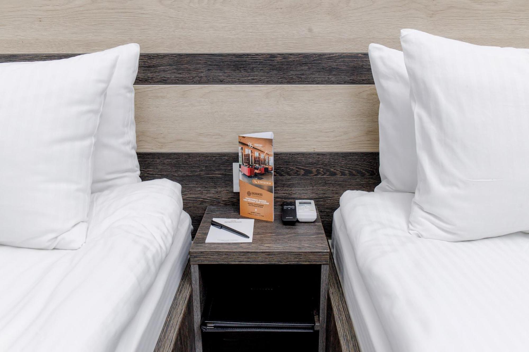 Infinity Plaza Block 1 Hotel Atyrau Luaran gambar