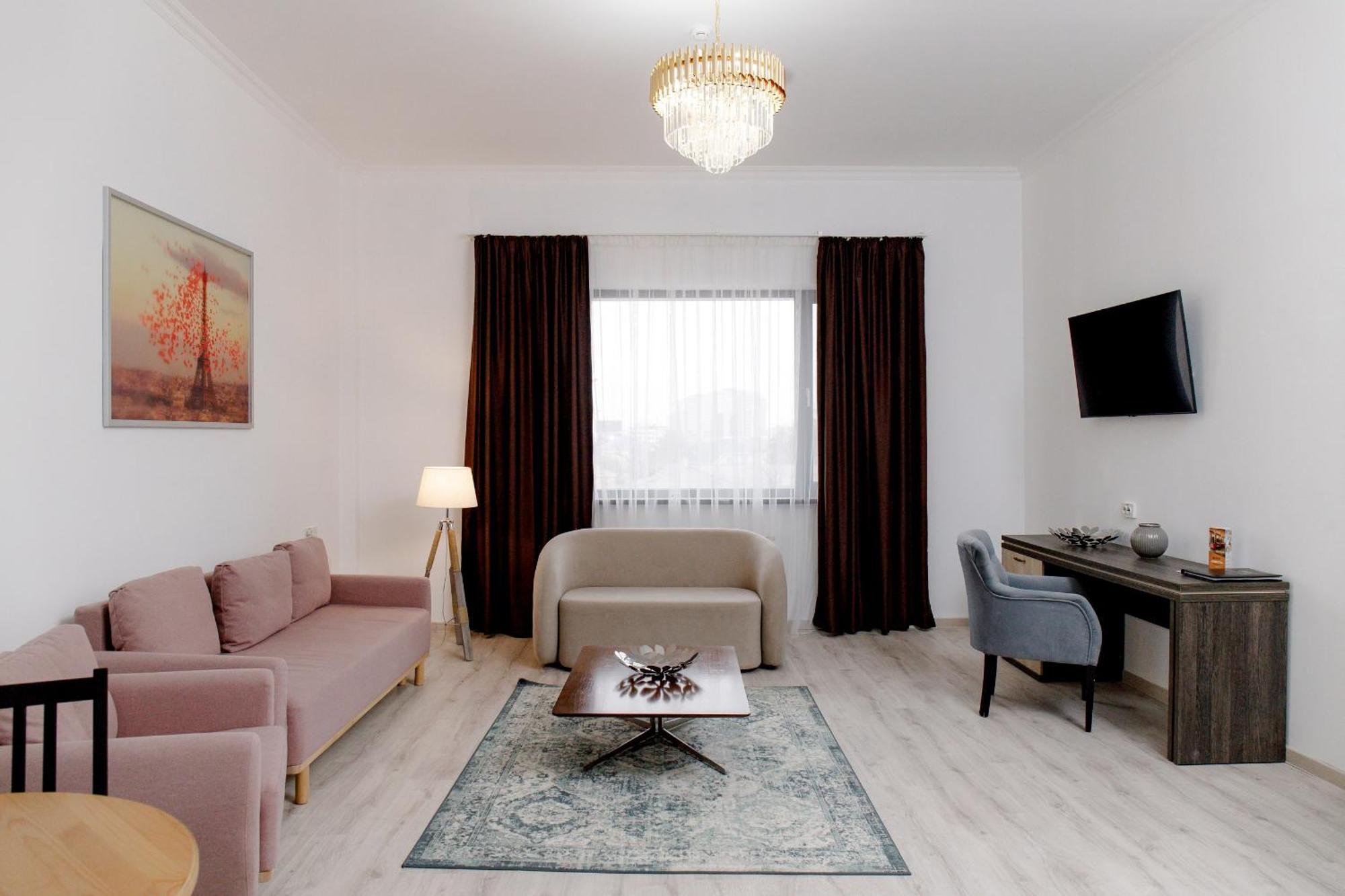 Infinity Plaza Block 1 Hotel Atyrau Luaran gambar