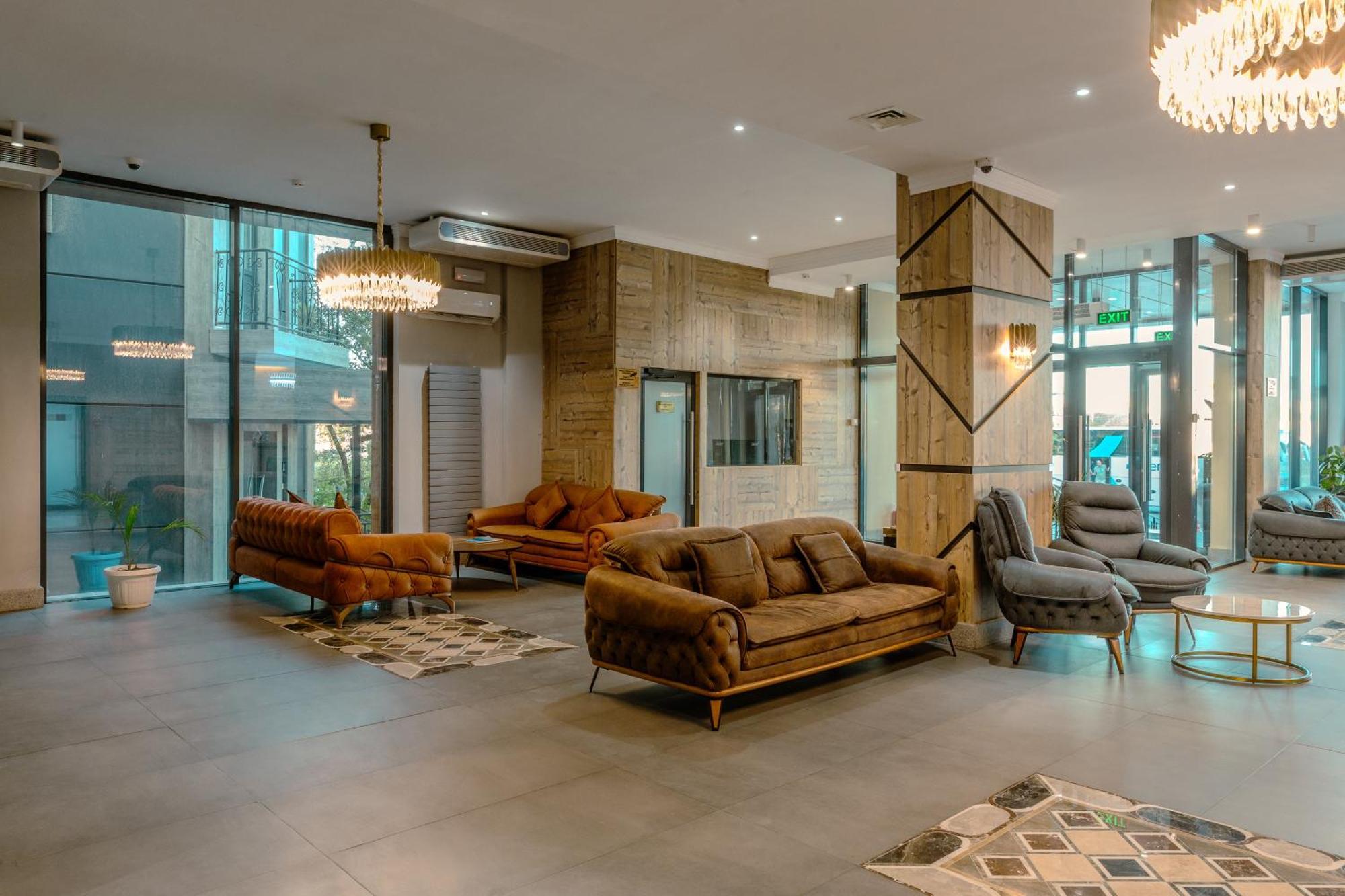 Infinity Plaza Block 1 Hotel Atyrau Luaran gambar