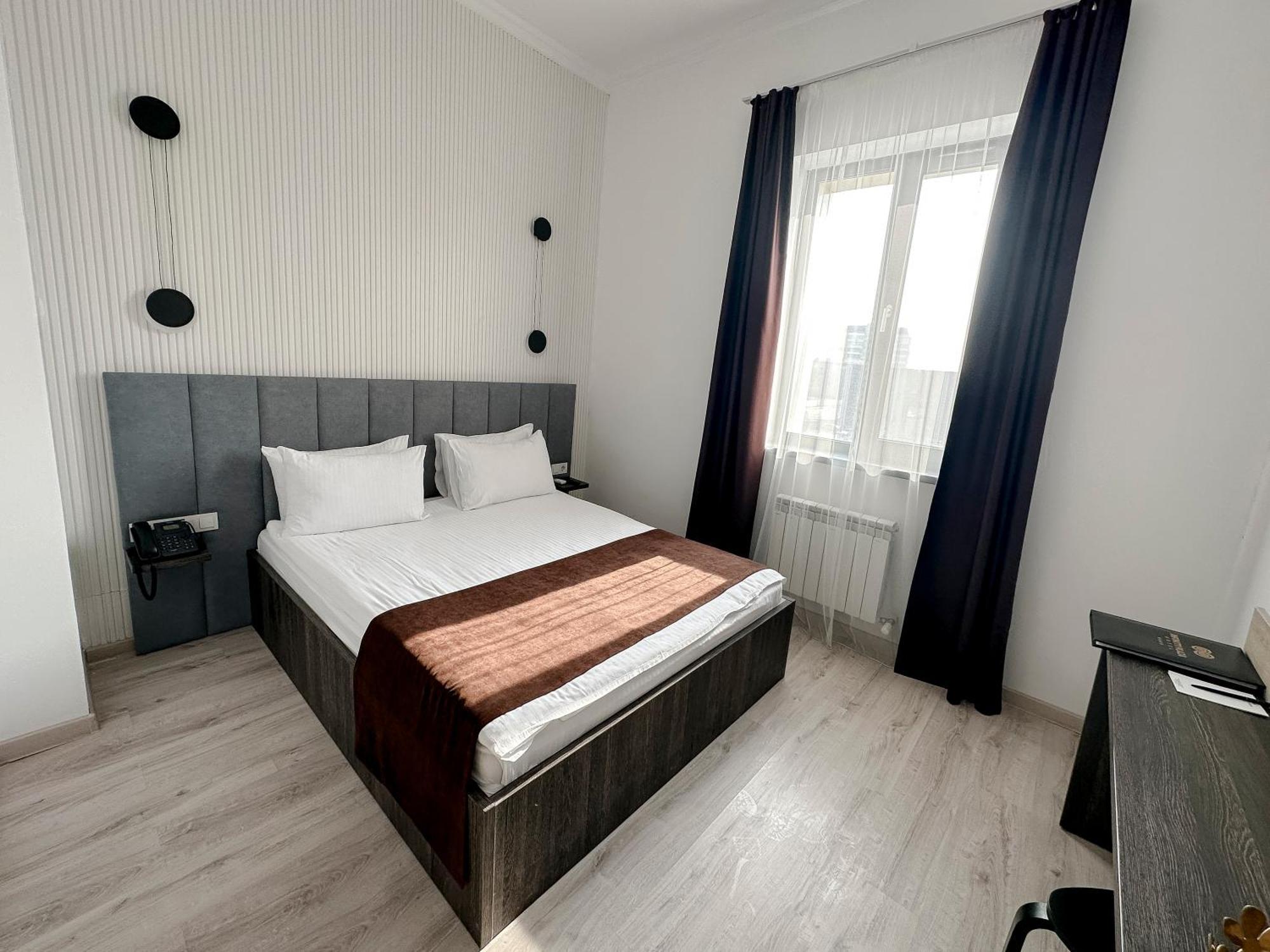 Infinity Plaza Block 1 Hotel Atyrau Luaran gambar