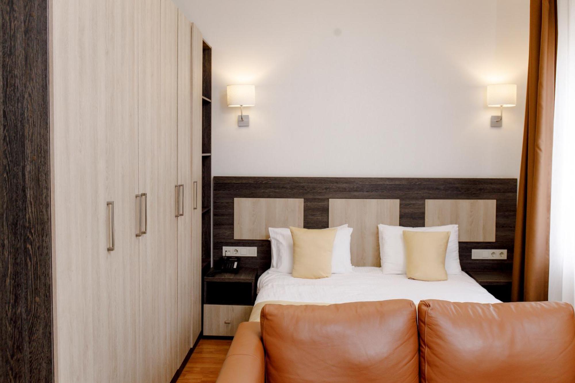 Infinity Plaza Block 1 Hotel Atyrau Luaran gambar