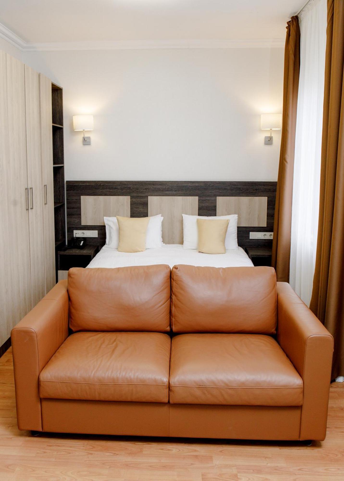 Infinity Plaza Block 1 Hotel Atyrau Luaran gambar